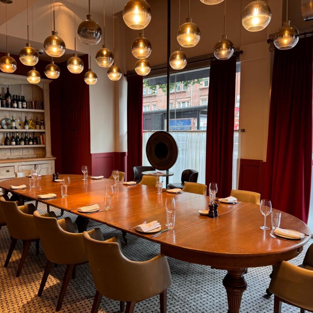 Tozi Restaurant and bar